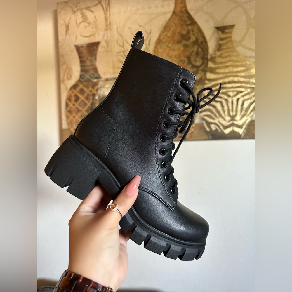 NWT!! Lace Up Combat Boot w/ Chunky Heel - Picture 3 of 6